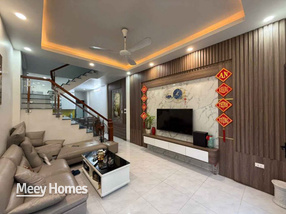 Bán nhà mặt tiền kinh doanh tốt tại thị trấn Quốc Oai, gần bệnh viện, giá nhỉnh 5 tỷ