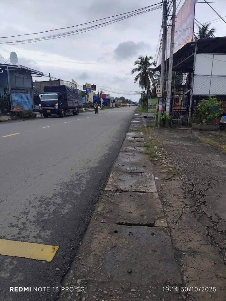 Bán đất tặng xưởng, 6 phòng trọ hái ra tiền - Quốc Lộ 60, Bến Tre