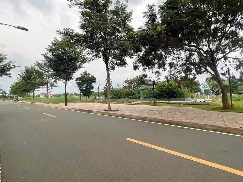 Nhà Cát Tường 5m x 17,5m đối diện công viên, giá 1,5 tỷ