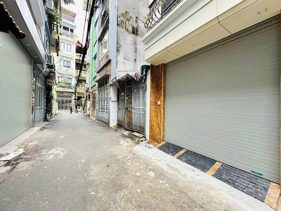 Nhà mới tinh 6 tầng thang máy, gara ô tô, sát Hồ Tây - Cầu Giấy