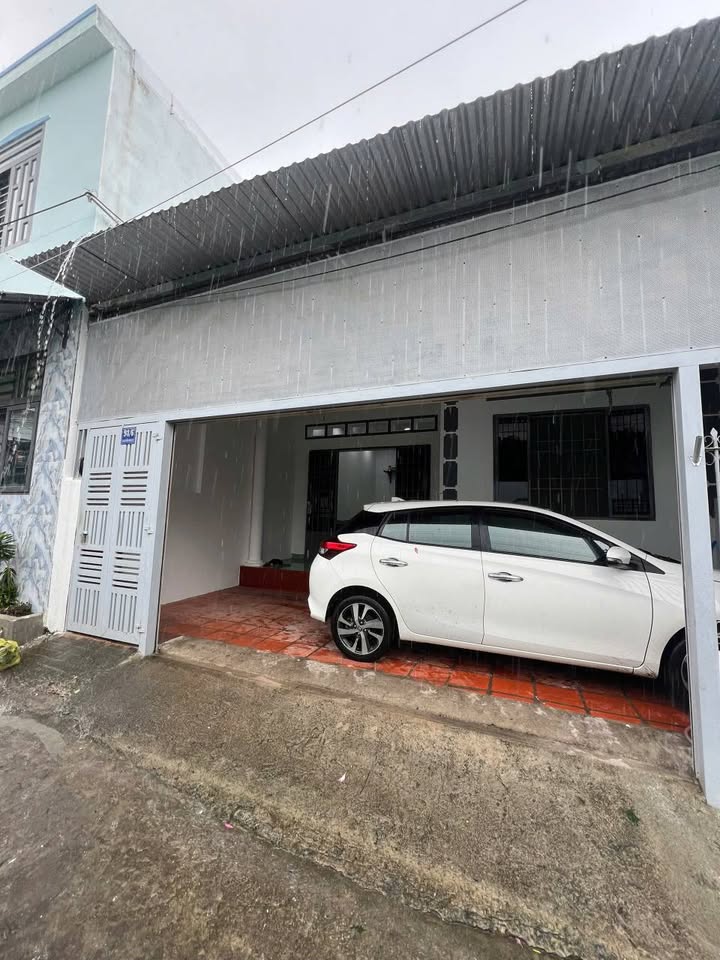 Nhà hẻm ô tô, gần biển Nha Trang, an cư lạc nghiệp, vi vu biển cả