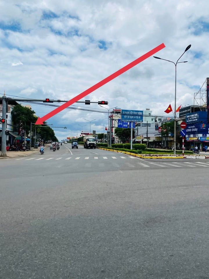 Nhà trung tâm Ngã tư Đồng Xoài, Bình Phước, giá tốt hơn vay ngân hàng 2 tỷ