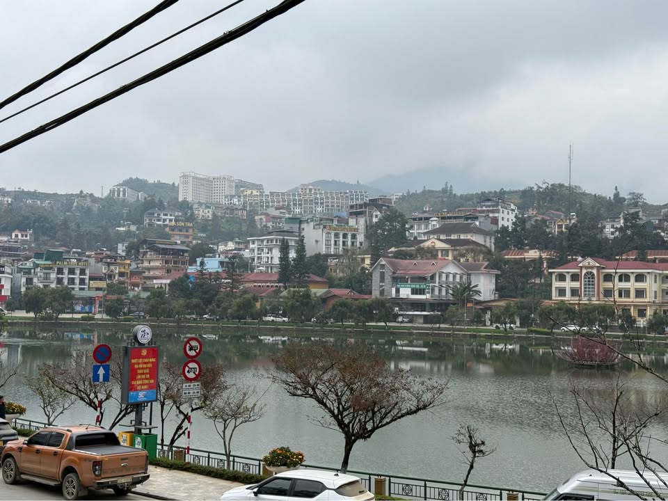 Bán đất mặt tiền rộng 14m tại Sa Pa, Lào Cai, cách hồ 50m