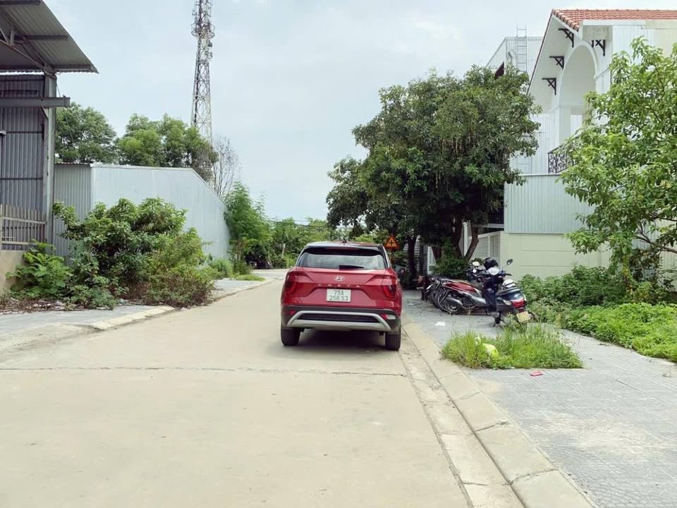 Đất khu quy hoạch Chiết Bi, Phú Thượng 135m2, mặt tiền 7,5m, giá 3,3 tỷ