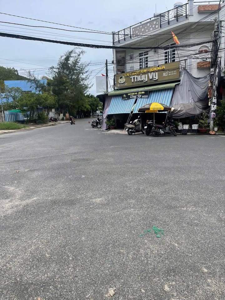 Nơi thiên nhiên giao hòa, đón gió biển trong lành, hai lô đất đối diện Công viên Tái định cư Hòn Rớ