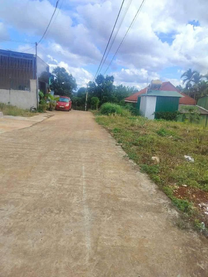 Bán đất đẹp lô góc 2 mặt tiền đường bê tông, tổ dân phố 5 Nam Gia Nghĩa, Đắk Nông