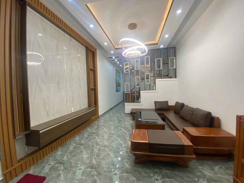 Bán nhà 3 tầng trung tâm Kiến An, Hải Phòng, ô tô đỗ cửa