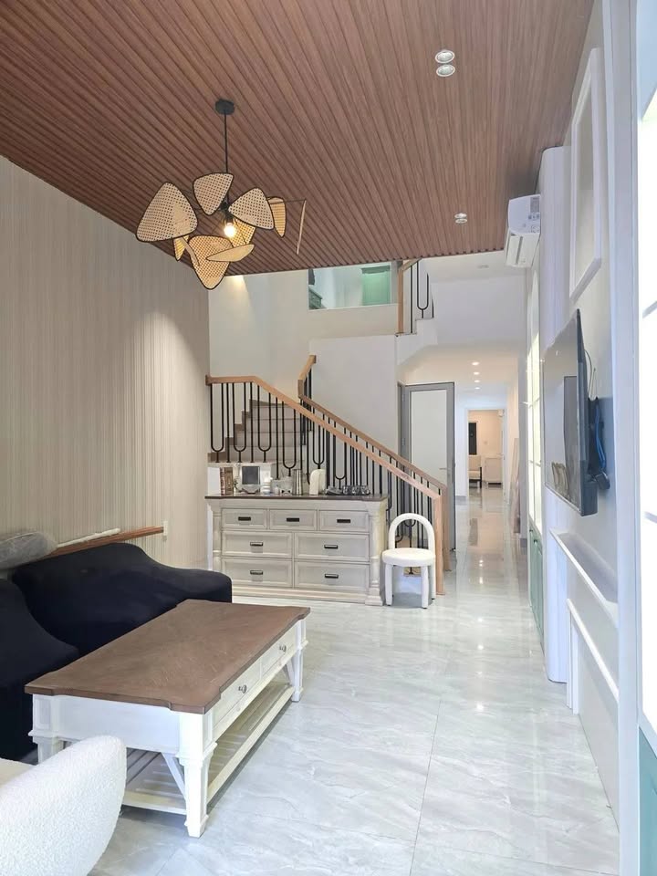 Villa mini 3 tầng có hồ bơi, mặt tiền Sơn Trà, Đà Nẵng dòng tiền 50 triệu/tháng