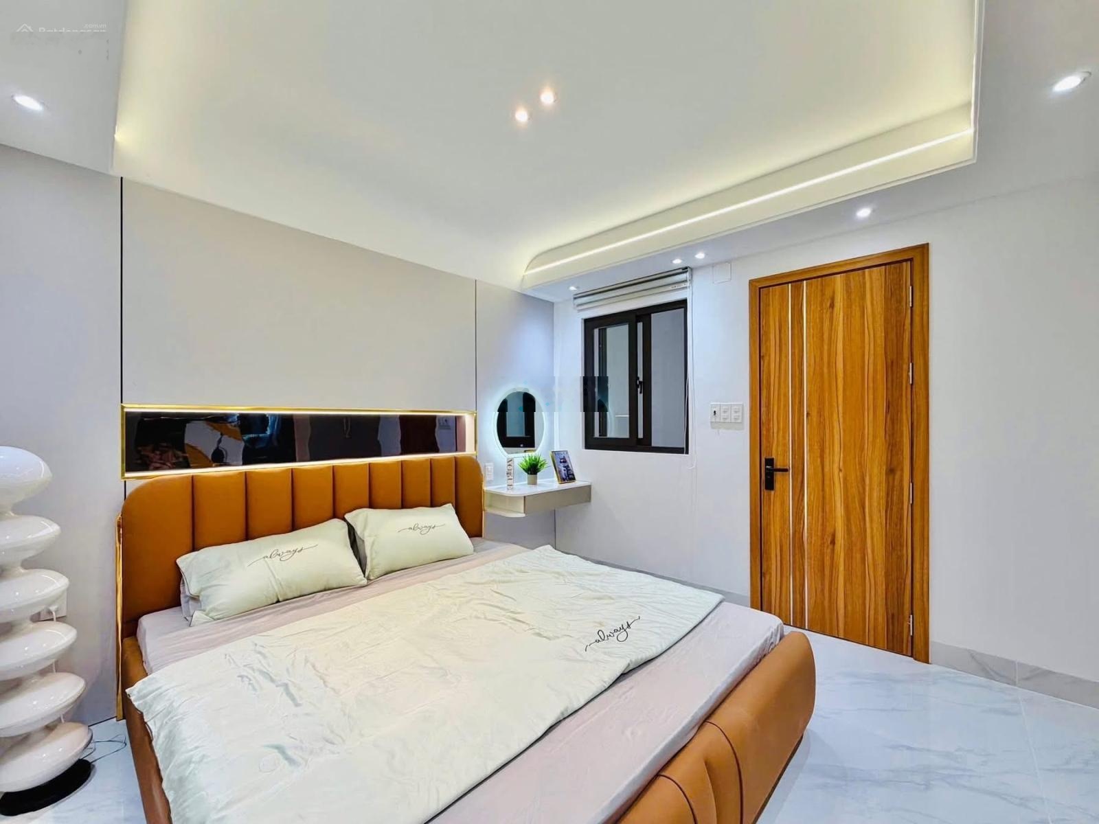 Bán gấp nhà riêng tại Bùi Quang Là, P12, Gò Vấp . Chỉ 4,2 tỷ, 40m2, 3PN, 3WC