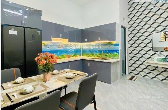 Bán nhà đẹp Hoàng Văn Thụ, phường 4, quận Tân Bình gần trung tâm Triển Lãm Tân Bình. DT 60m2. SHR