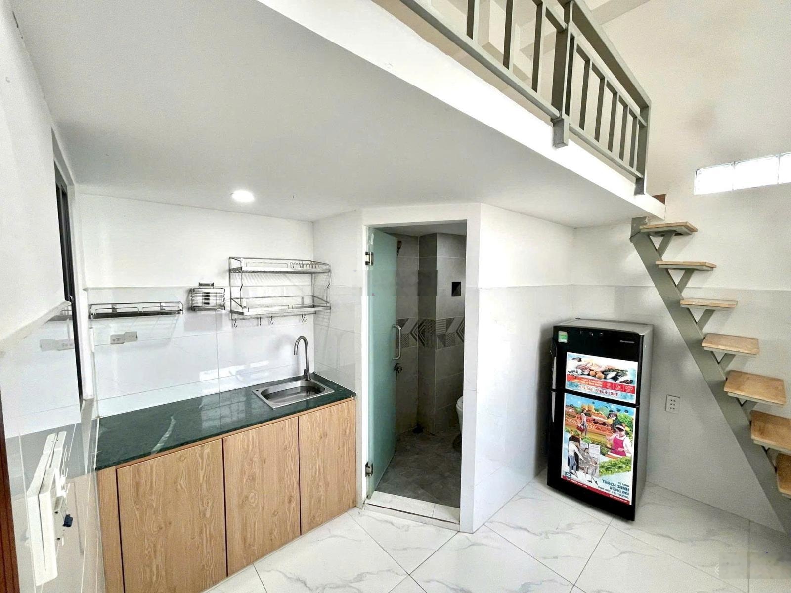 Phòng trọ sinh viên mới - gần huit giá chỉ 2tr9 - có ban công thoáng giảm sốc 400k!!