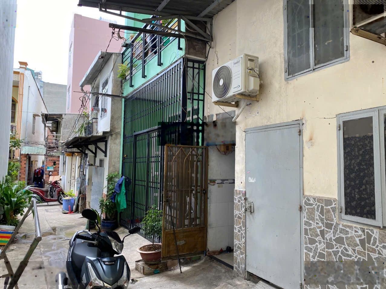 Bán nhà Bình Thạnh, bán nhà cách MT Phạm Văn Đồng 200 m, 1 trục thẳng đường Đặng Thùy Trâm 800 m