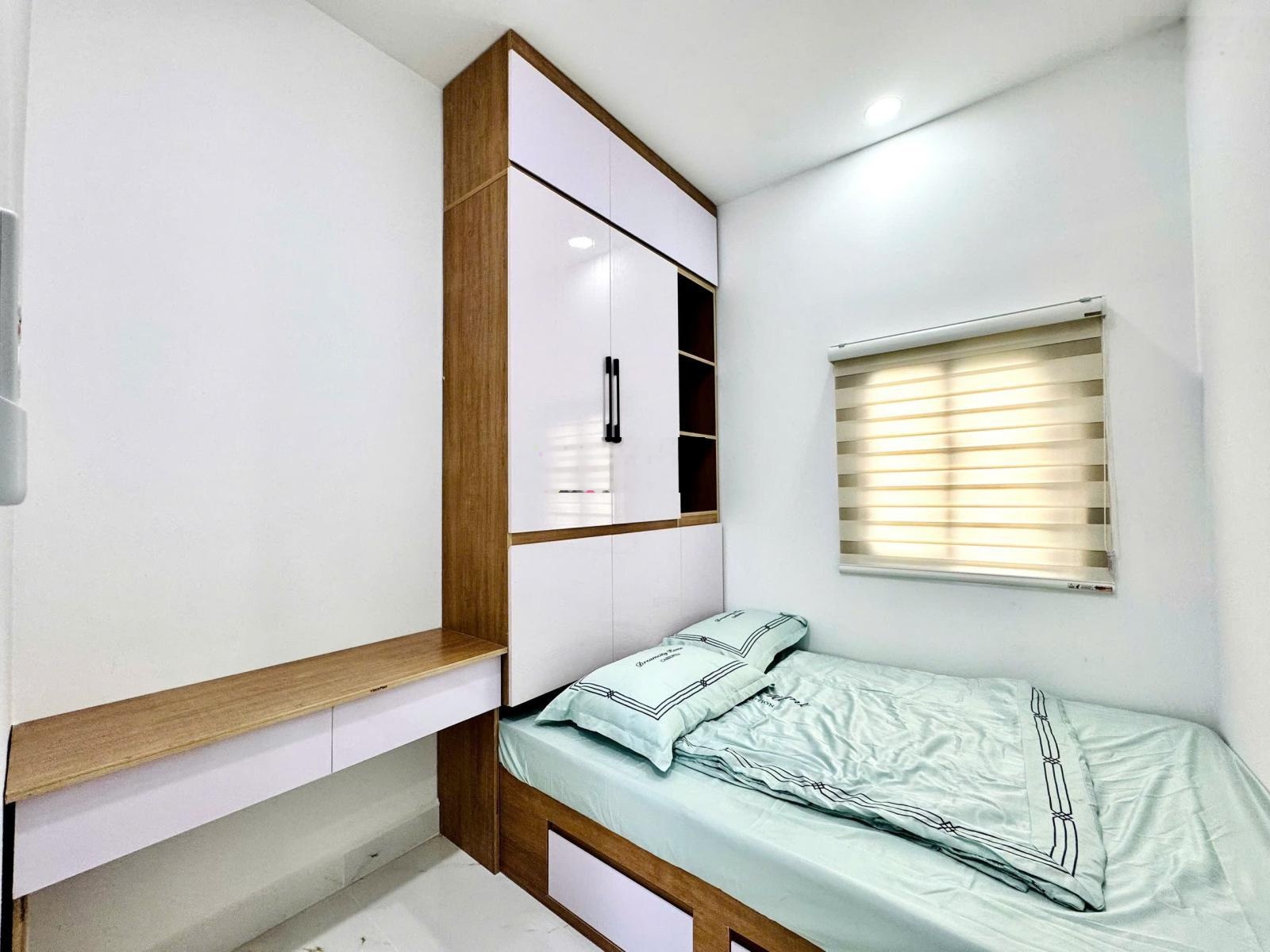 Nhà đẹp căn góc 2 mặt - 2 tầng - 2 phòng ngủ - Trần Khắc Chân