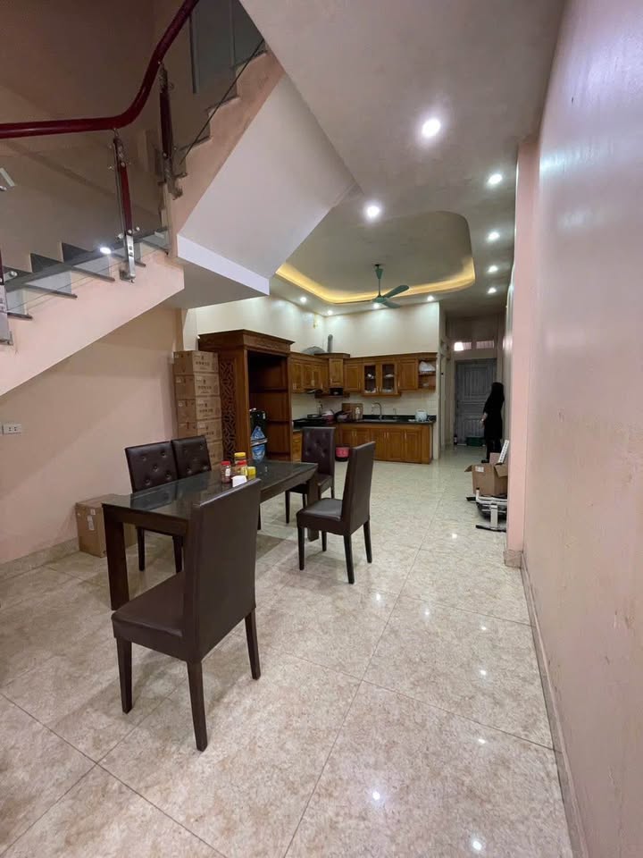 Nhà 3 tầng mặt Quốc lộ 38, Phường Khắc Niệm, Thành phố Bắc Ninh đang được chào bán với mức giá cực kỳ hấp dẫn