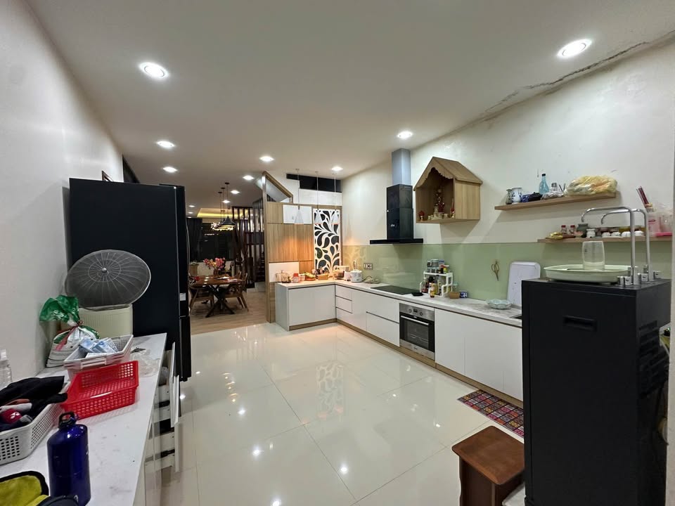 Biệt thự sang xịn mịn mặt tiền khu quy hoạch Xóm Chính, Huế 170m2, ngang 7,2m