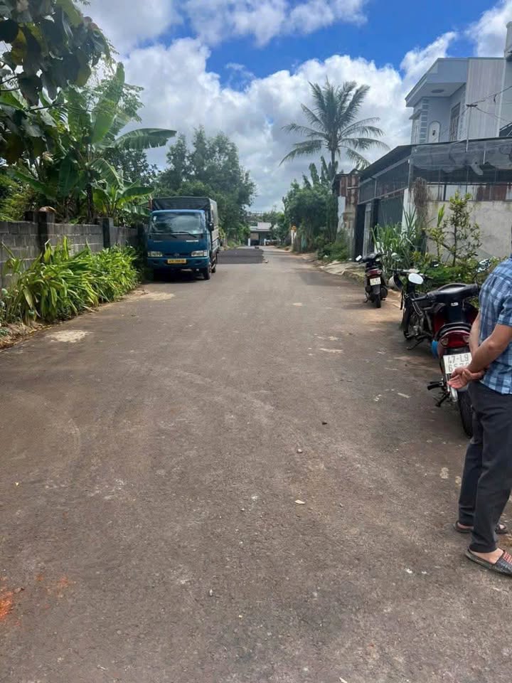 Đất vàng hẻm 99 Y Nuê vuông vắn nở hậu, gần chợ, đường 8m