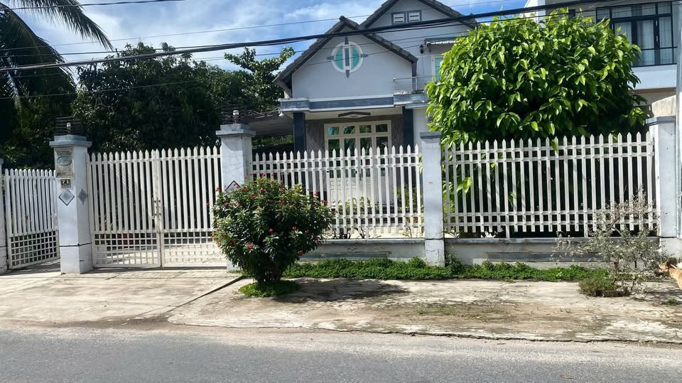 Chủ nhà lớn tuổi "chuyển khẩu" về Sài Gòn với con cái nên quyết định "chia tay" căn nhà tâm huyết tại Tây Ninh