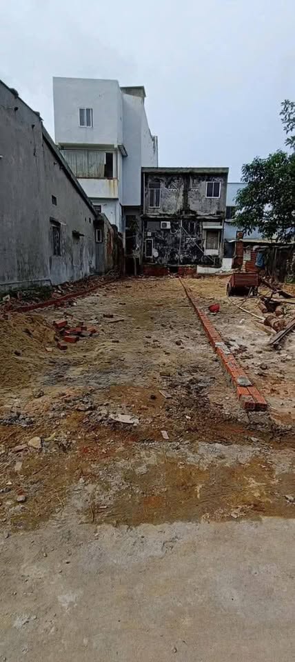 Bán đất kiệt ô tô Nguyễn Chánh - Diện tích rộng, vuông vắn