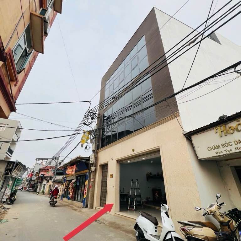 Cho thuê nhà 4 tầng thang máy, trục chính kinh doanh sầm uất tại Kim Chung, Đông Anh