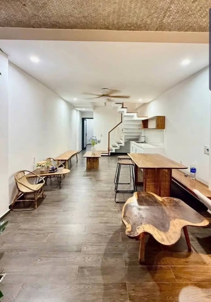 Siêu phẩm nhà 2 tầng kiệt ô tô tại trung tâm thành phố Huế, thiết kế hiện đại, full nội thất