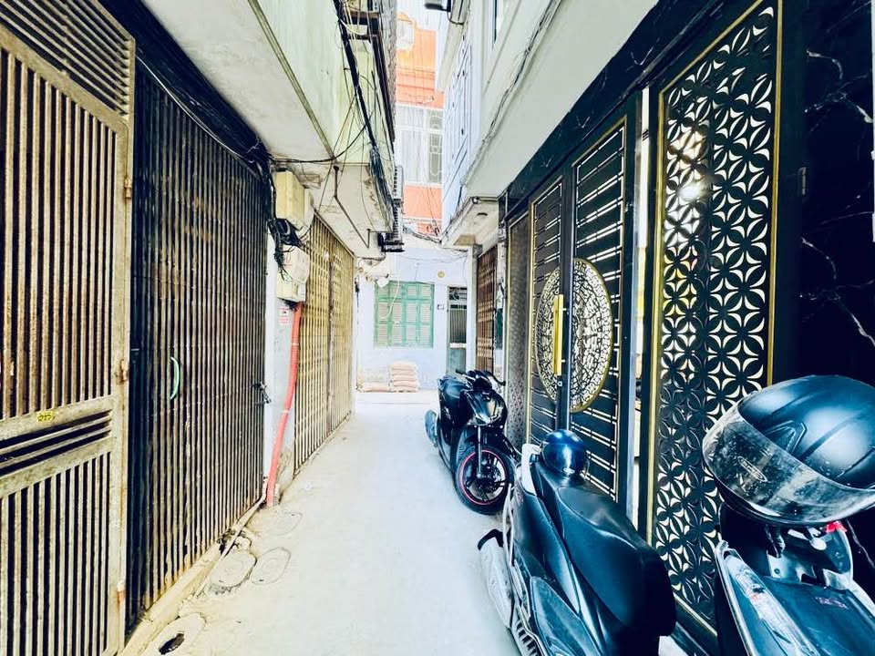 Nhà 29m² Cầu Giấy, 5 tầng, 6 tỷ - Gần Đại Sứ Quán Mỹ