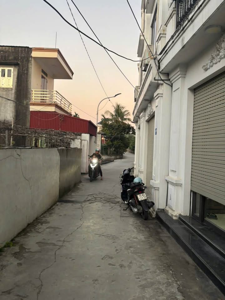 Nhà 3 tầng An Dương ấm cúng, ngõ thông ô tô