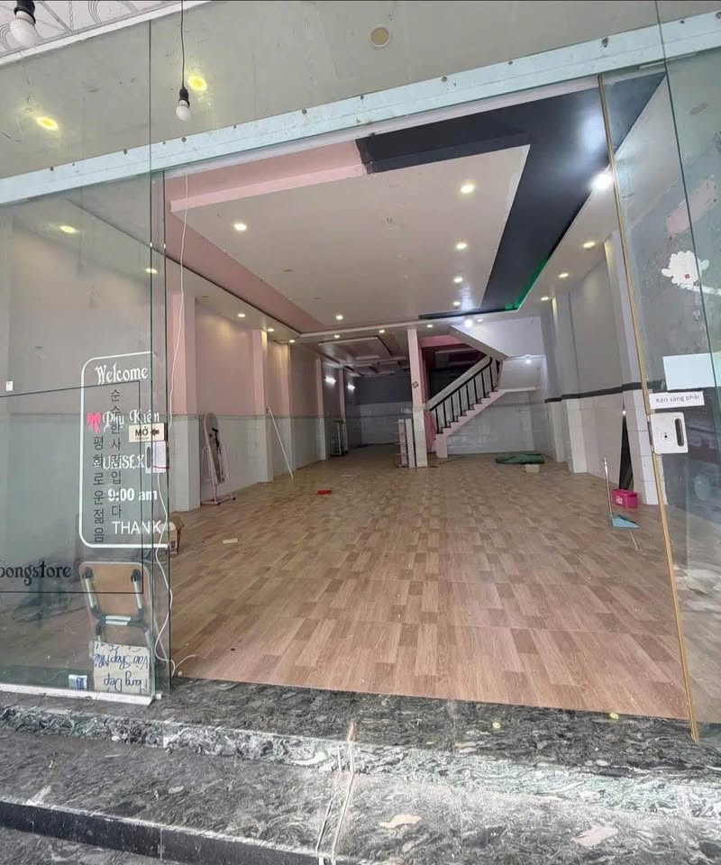 Cho thuê nhà 1 trệt 1 lầu mặt tiền đường Trương Công Định, phường 2, Sóc Trăng