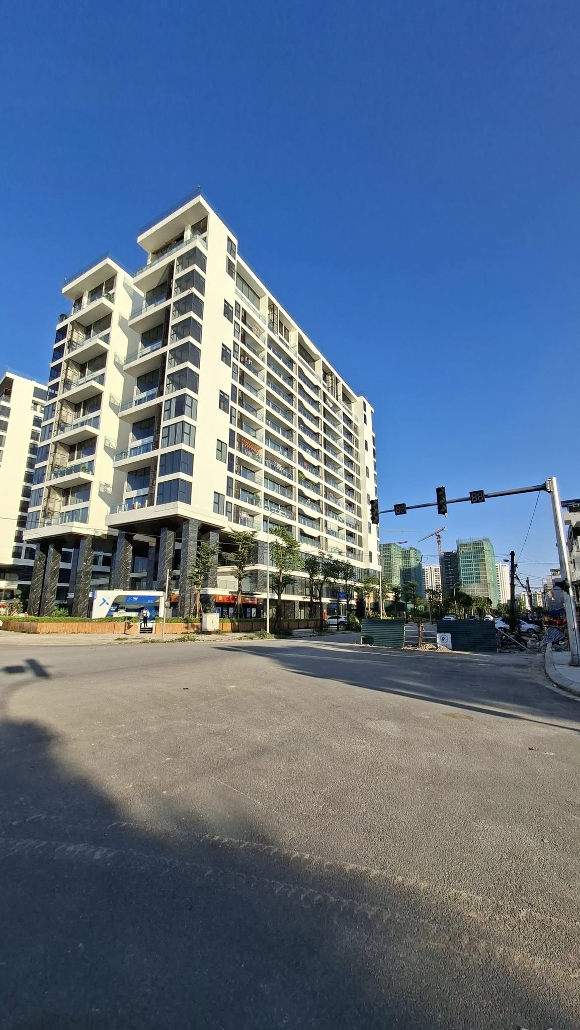 Nhà Long Biên 30m ra mặt phố, ô tô vào tận nơi, đầu tư là thắng