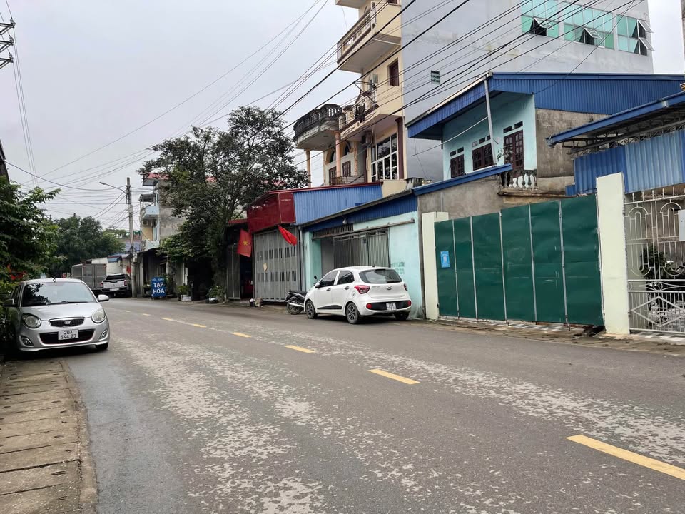 Bán nhà 3 tầng kiên cố, lô 2 đường Phú Thái, Thái Nguyên