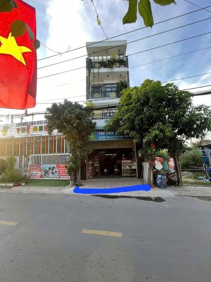 Cần bán gấp nhà mặt tiền đường nhựa Nguyễn Thị Lạc, khu vực gần chợ Đông Thạnh