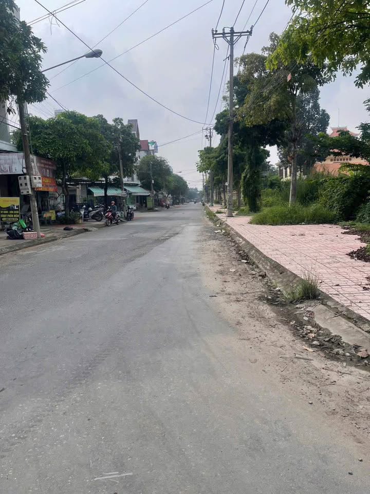 Đất thổ cư 5m x 20,5m gần trường học tại Bến Lức, Long An