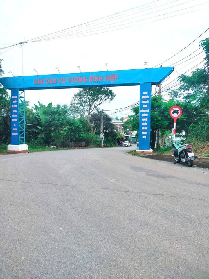 Chính chủ bán đất thổ cư kèm nhà cấp 4 giá rẻ nhất khu tái định cư Tương Bình Hiệp, Thủ Dầu Một, Bình Dương