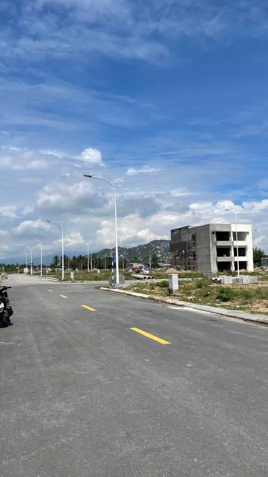 Bán đất tái định cư bệnh viện, Phan Rang Tháp Chàm, diện tích 100m2, hướng Đông