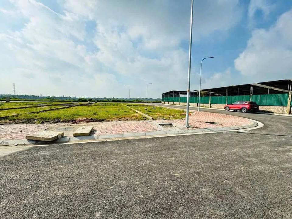 Đất vàng Sóc Sơn, 100m2 lô góc mặt tiền 5m, sổ đỏ sẵn sàng