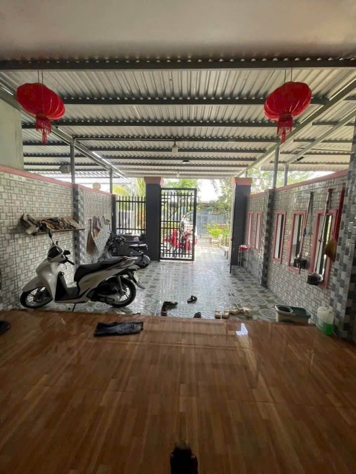 Bán nhà cấp 4 có gác lửng, 4 phòng ngủ tại Phường 4, Tân An, Long An