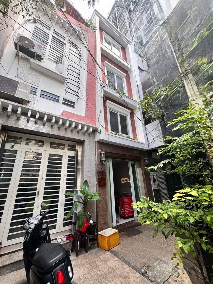 Nhà 4 tầng "nhỏ mà có võ" ngay trung tâm Quận 1, giá "hời" 6.75 tỷ