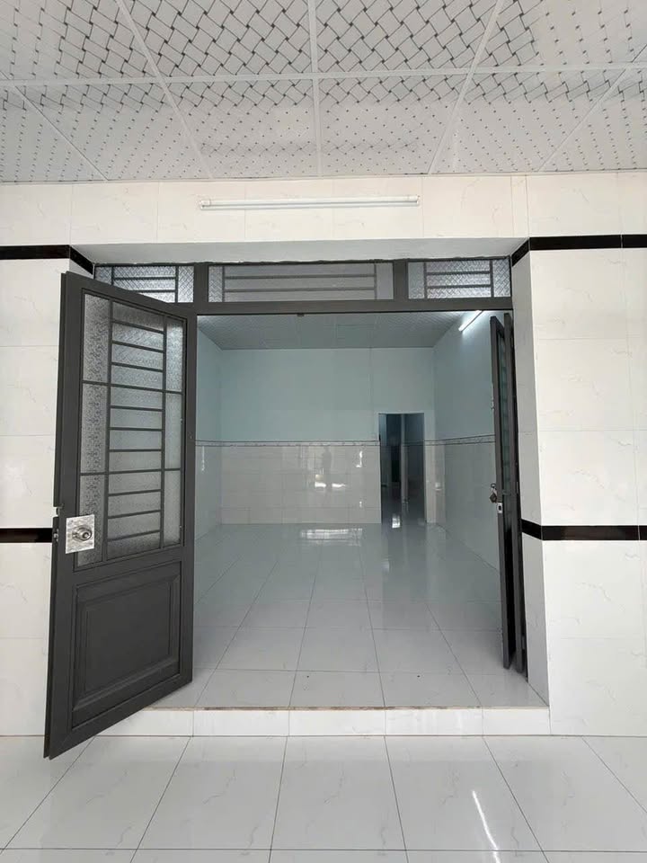 Bán nhà mới gần chợ Vĩnh Long, Phường 3, giá 1,25 tỷ