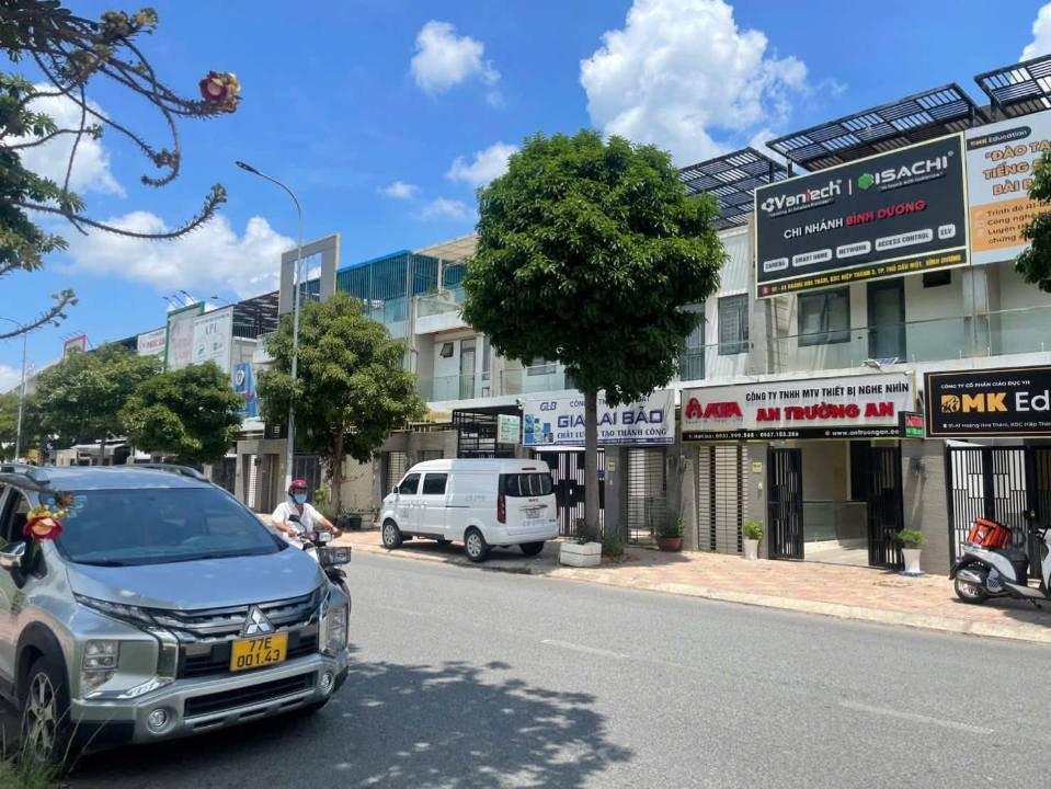 Cơ hội vàng sở hữu ngay 3 căn mặt tiền đắc địa tại đường Hoàng Hoa Thám, khu dân cư Phúc Đạt