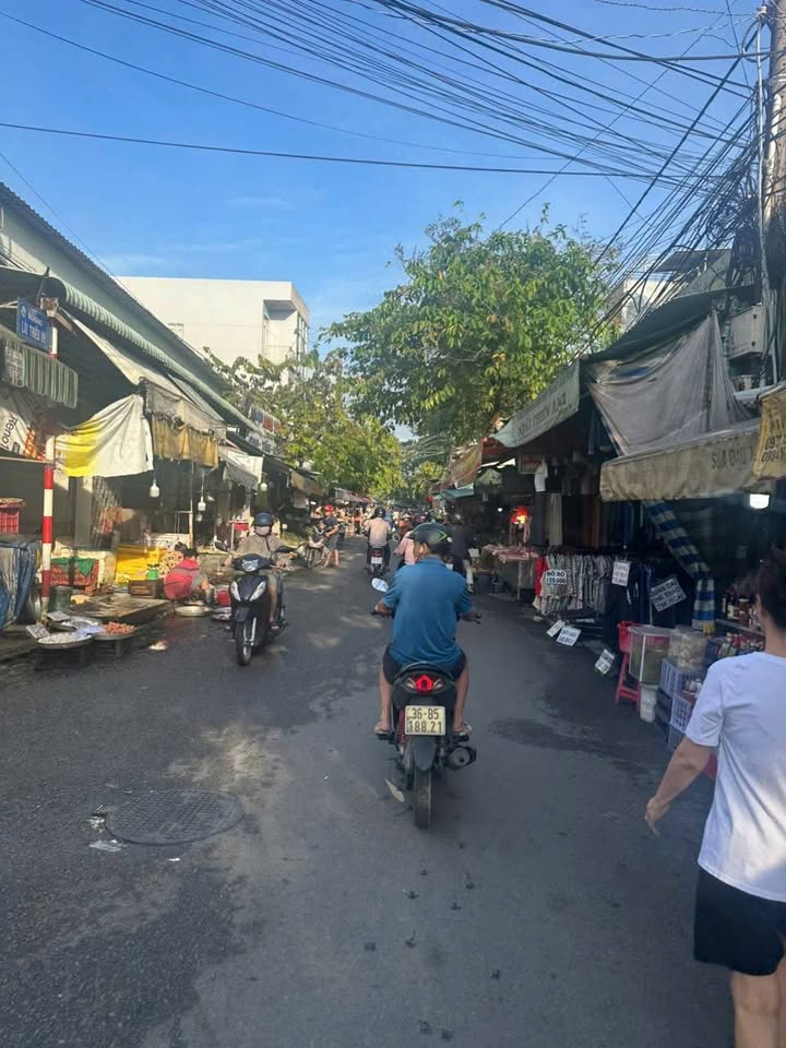 Nhà xinh kế chợ Bình Hòa, vừa ở vừa kinh doanh, 5,35 tỷ