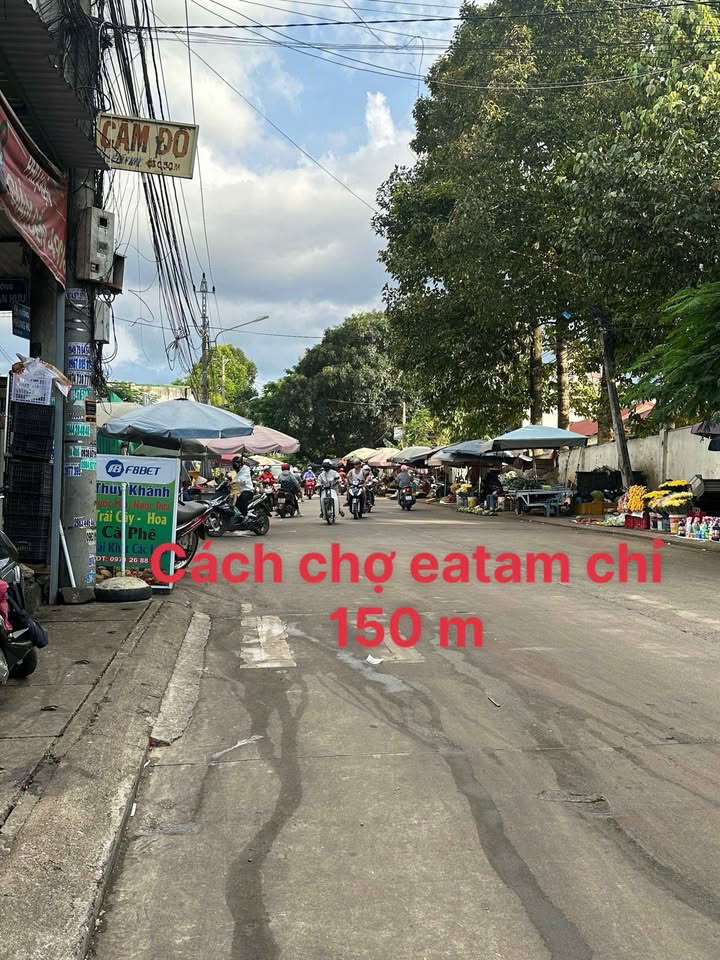 Nhà hẻm cấp 1 Phùng Hưng, gần chợ, trường học, giá chỉ 1.35 tỷ