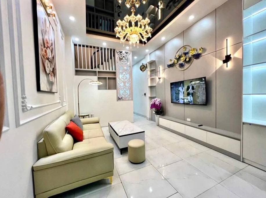 Nhà 4 tầng, 50m2 ngay hồ Đền Lừ, Trương Định, Hà Nội