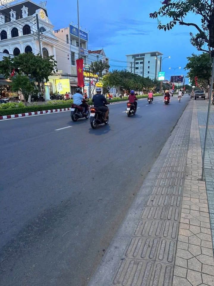 Nhà 50m² thổ cư, hoàn công đầy đủ tại Phú Tân, Bến Tre