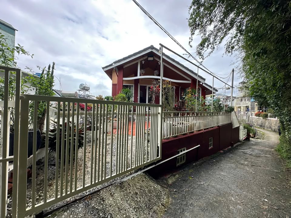 Biệt thự 181m2 full nội thất cổ điển, giá tốt chỉ 9,2 tỷ