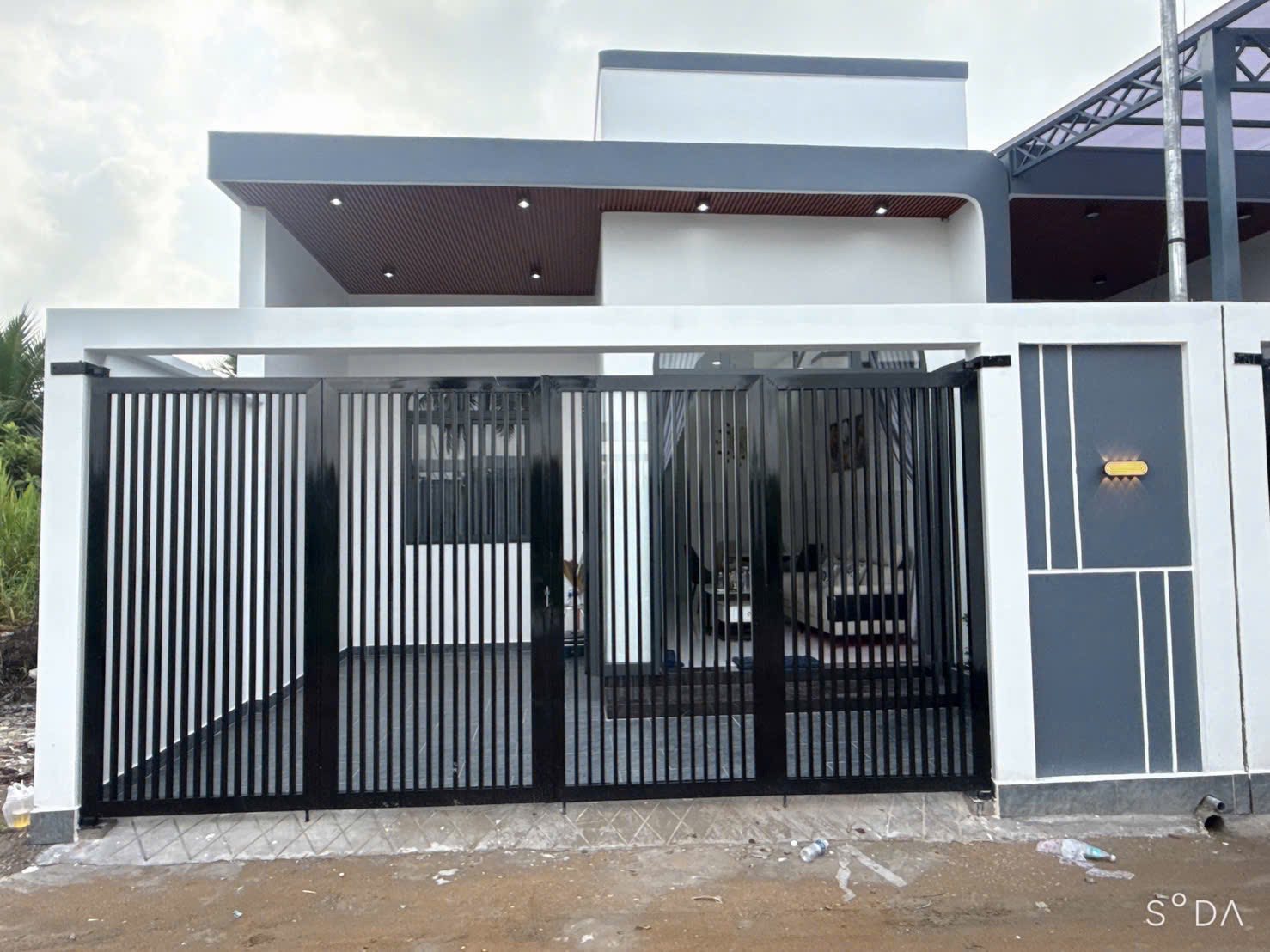 Bán nhà mới hoàn thiện, 88.4m2, tặng nội thất cao cấp tại Phường Gạch, Bến Tre