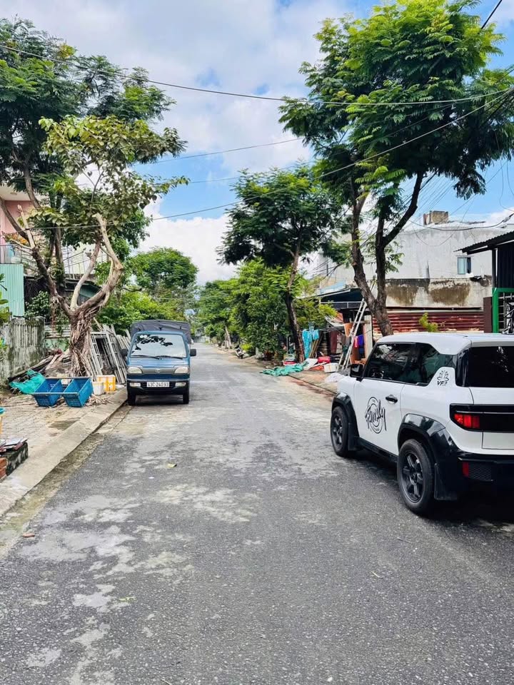 Đất vàng tặng nhà 2 tầng, 100m2 Xuân Thiều 14, chỉ 4,5 tỷ, sát biển Đà Nẵng