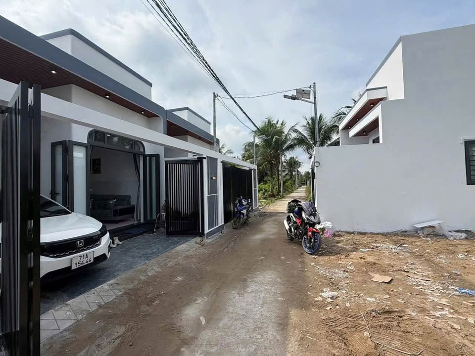 Chào mừng quý khách đến với tổ ấm mới, một ngôi nhà vừa hoàn thiện