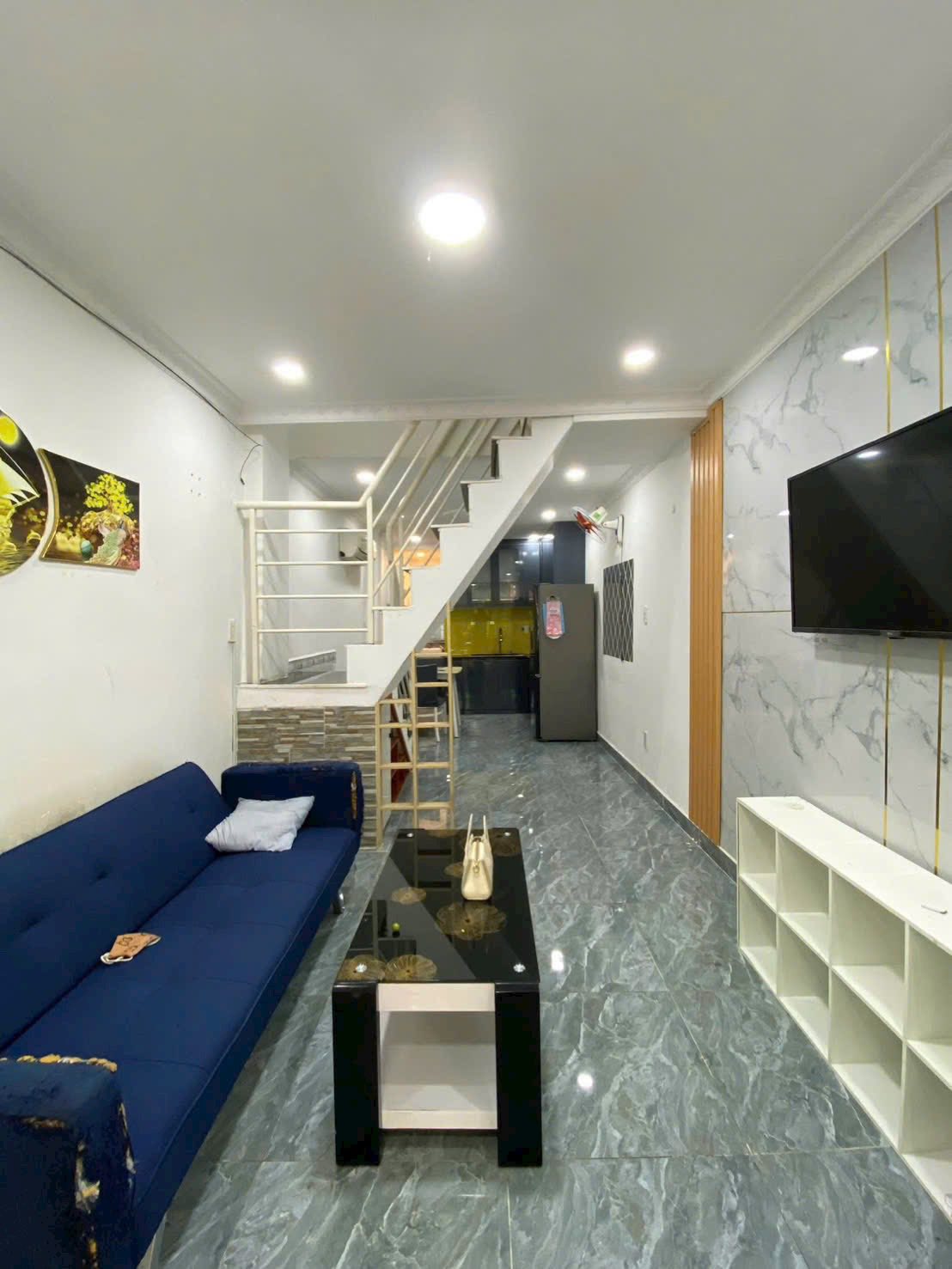 Nhà nguyên căn full nội thất 2 ngủ, sân rộng, ban công thoáng mát - chỉ 9 triệu/tháng