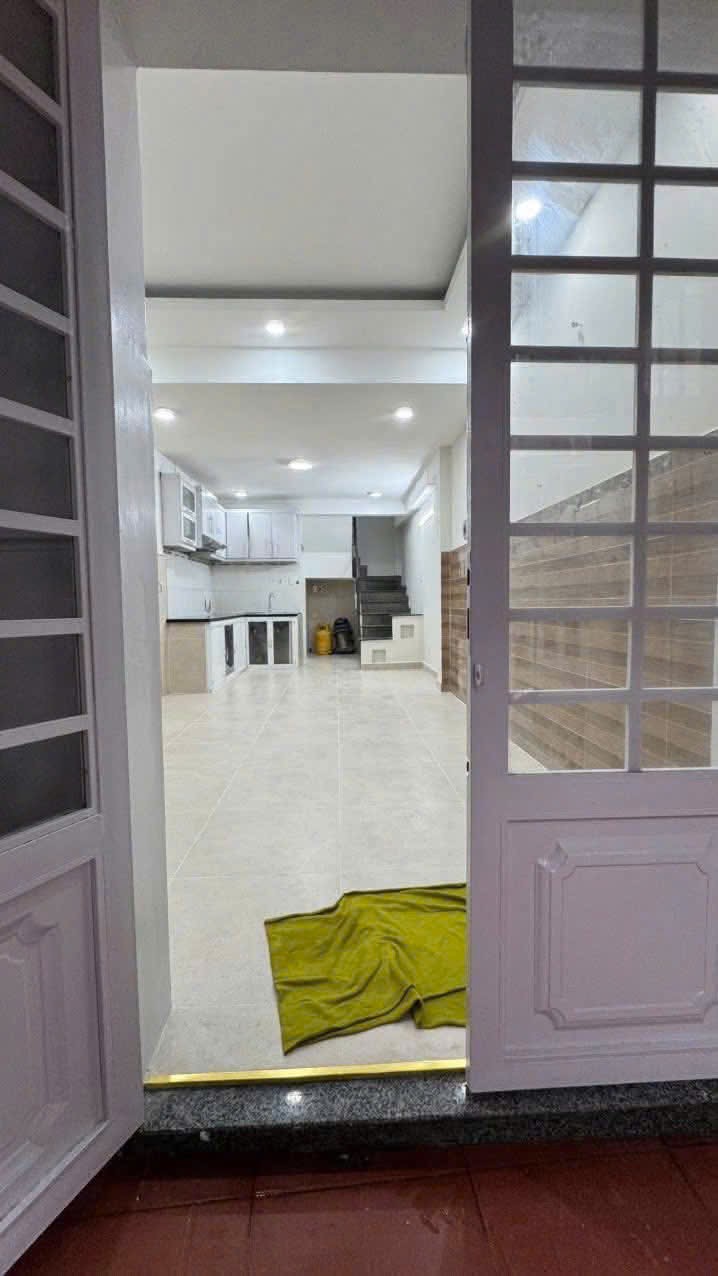 Nhà cho thuê siêu xinh Quận 7, 2 phòng ngủ, 2 lầu, giá mềm