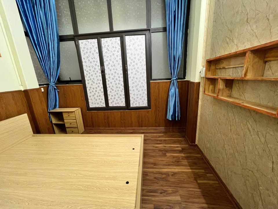 Nhà Khâm Thiên 6 tầng, gần phố, đủ công năng, giá 3.95 tỷ