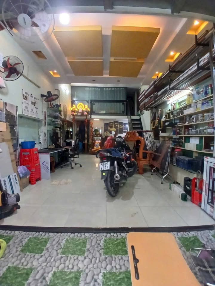 Bán nhà cấp 4 gác lửng sạch đẹp, 4x13m, giá 3.55 tỷ